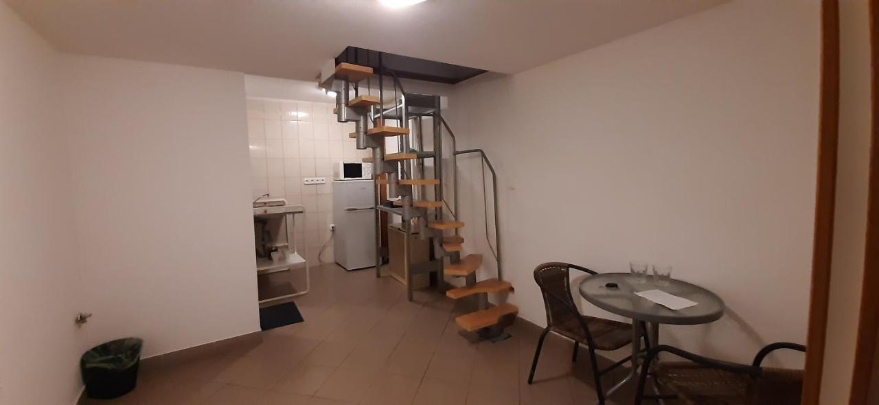 Apartman Vorosmarty Apartament Budapeszt Zewnętrze zdjęcie